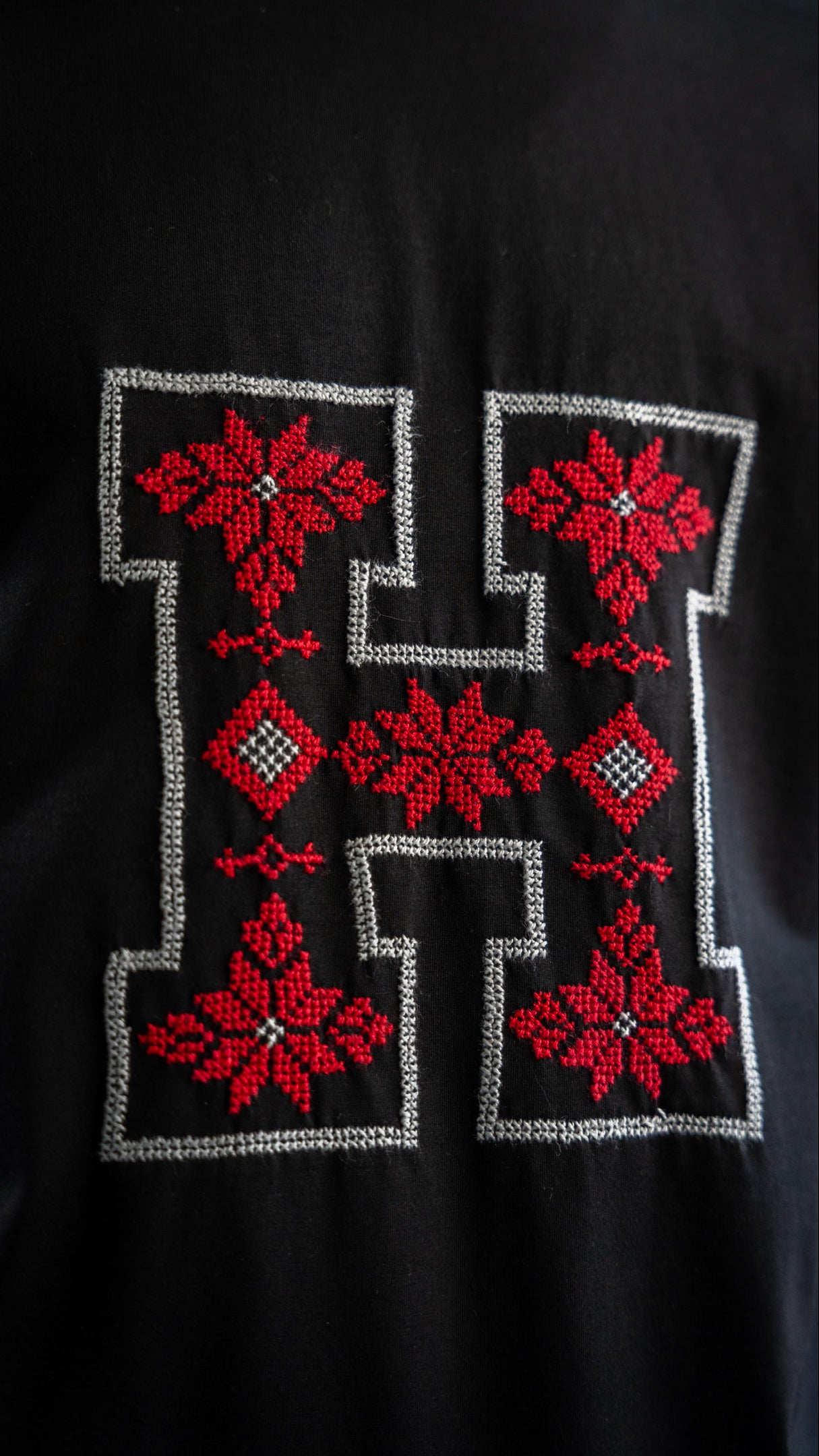 H Tatreez Sweatshirt/T-Shirt